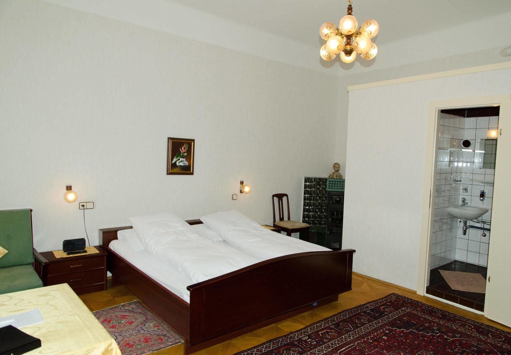 Schweizer Pension Solderer Вена Экстерьер фото
